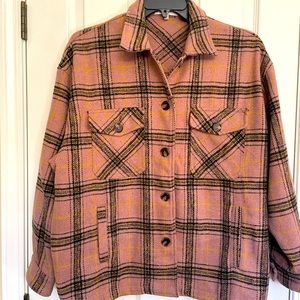 Nice Shacket, new with out tag.  Rose/ mauve.